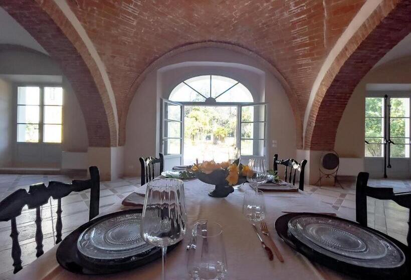 ホテル Agriturismo Villa La Fontina