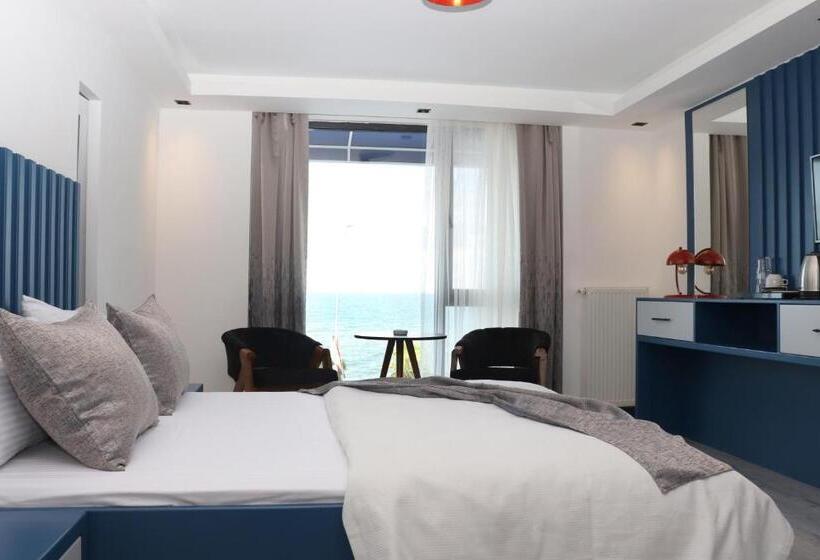 هتل Blue Ay Boutique