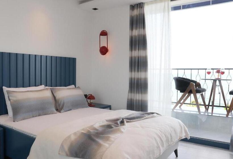 هتل Blue Ay Boutique