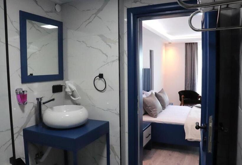 هتل Blue Ay Boutique