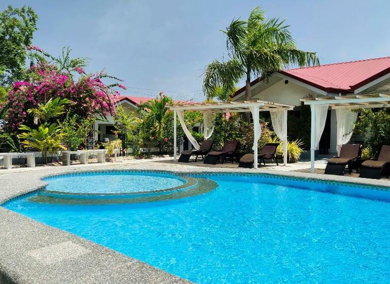 호텔 Garden Village Resort