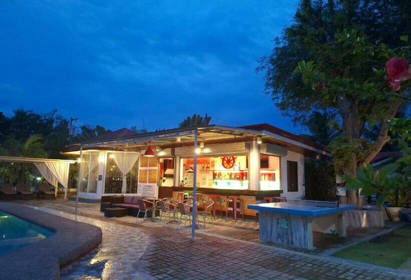 호텔 Garden Village Resort