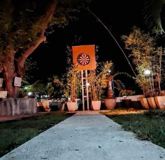 호텔 Garden Village Resort