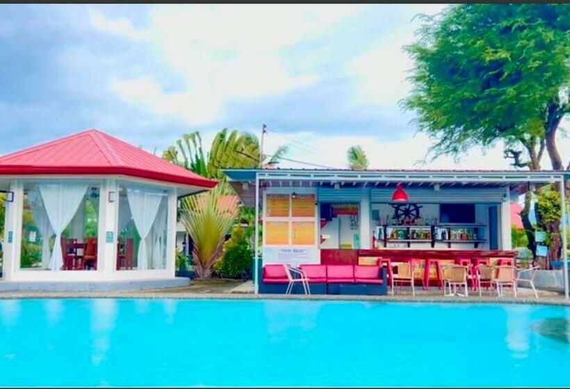 호텔 Garden Village Resort