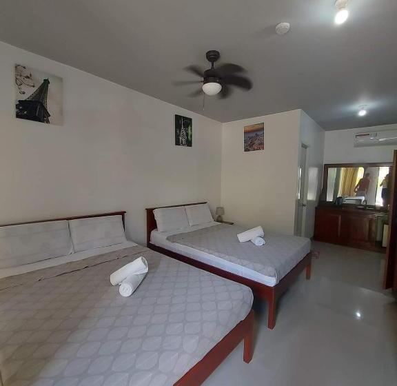 호텔 Garden Village Resort