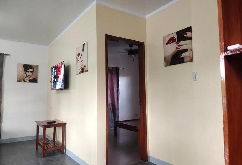 호텔 Garden Village Resort