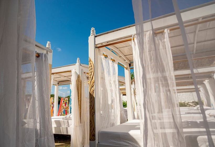 ホテル Isla Lizamar