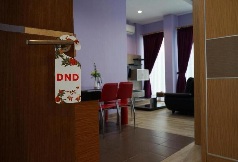 בית מלון כפרי Oyo 1097 Appartel Cempaka