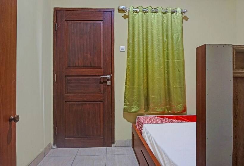 Отель Oyo 91649 Orange Homestay Makassar