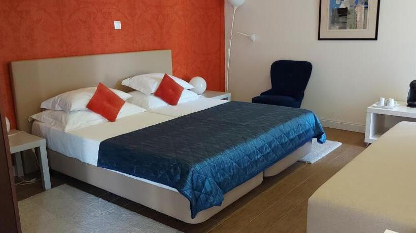 ホテル Quinta De Anterronde