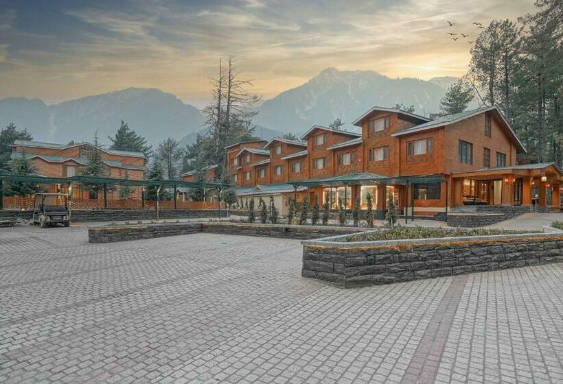 호텔 Radisson Golf Resort Pahalgam