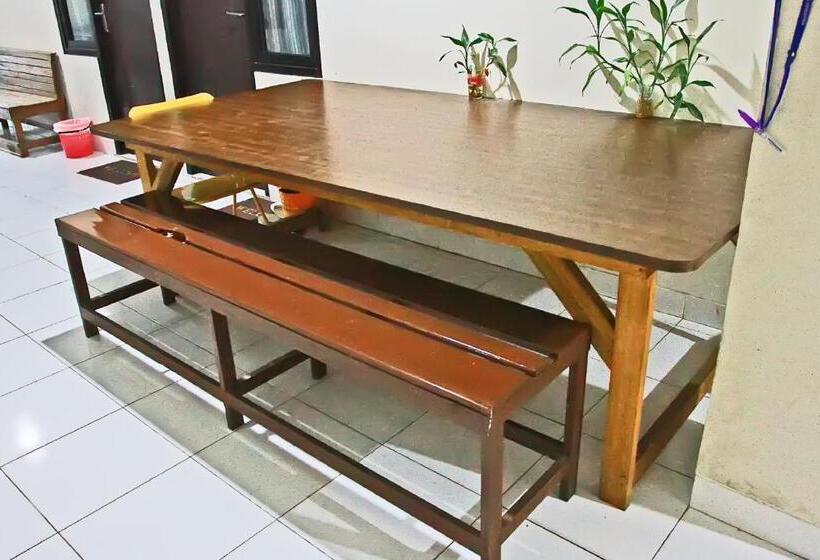 فندق Reddoorz Plus At Pelita Guest House Balikpapan