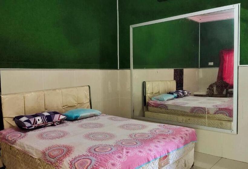 בית מלון כפרי Sayna