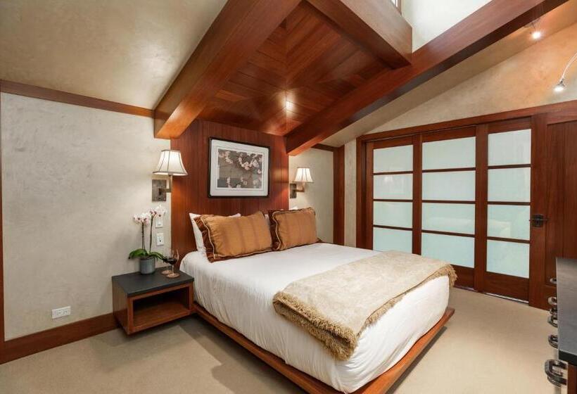 Lodge At Vail Condominiums