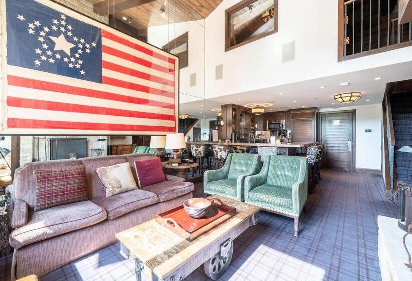 Lodge At Vail Condominiums