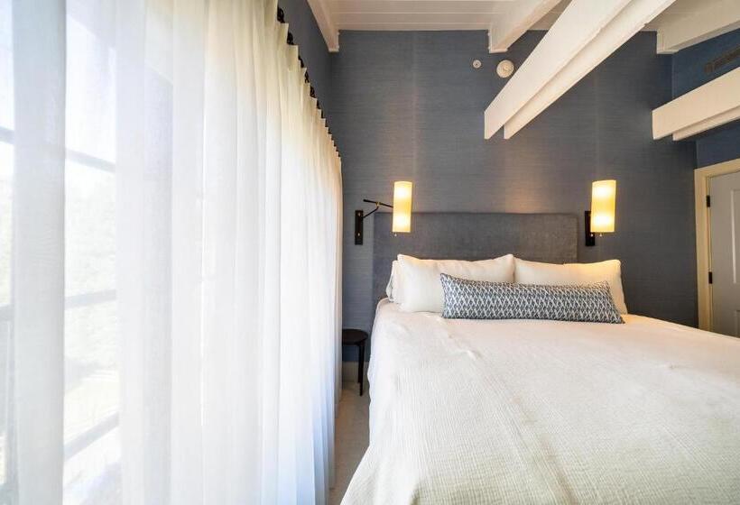 Lodge At Vail Condominiums