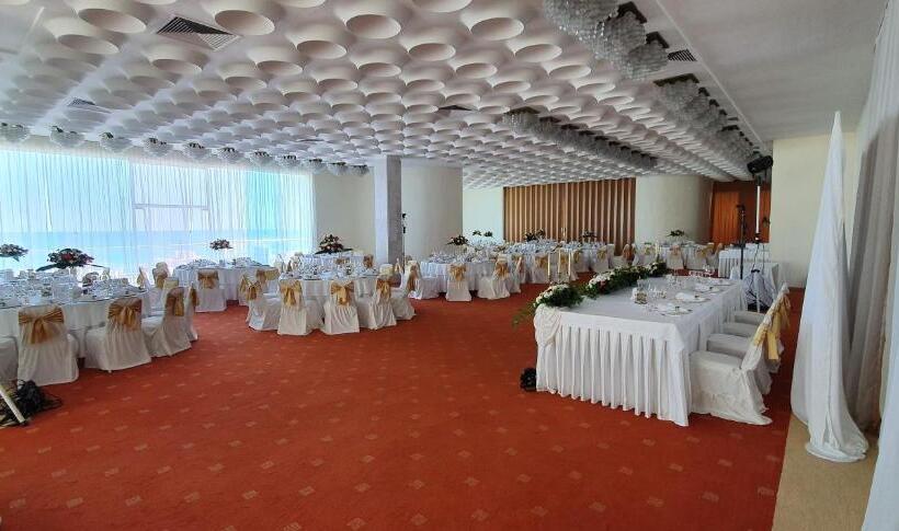 Marina Hotel, Sunny Day