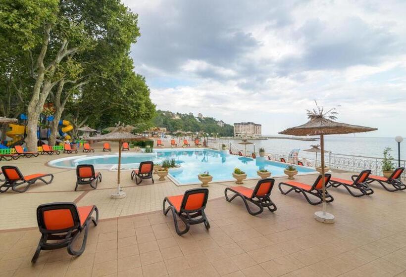 Marina Hotel, Sunny Day