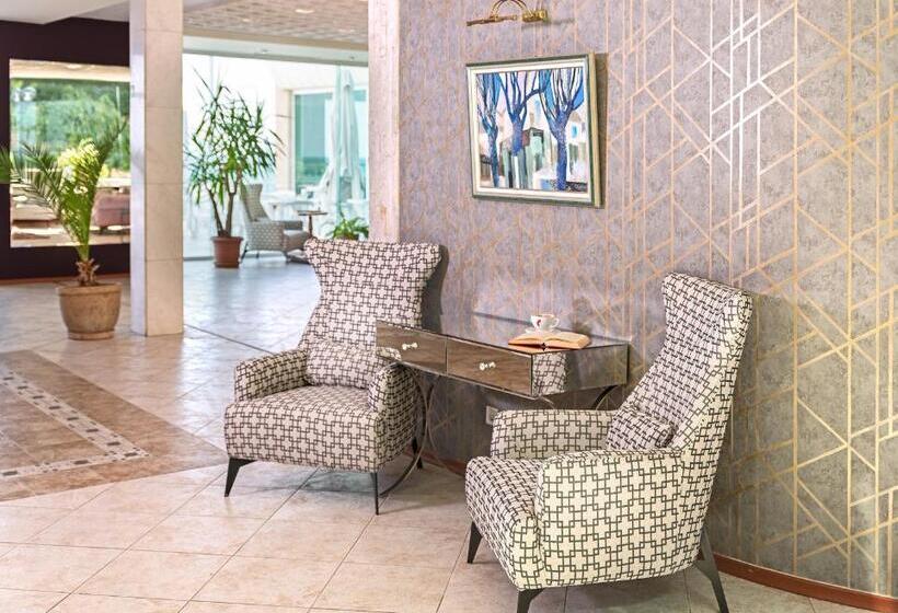 Marina Hotel, Sunny Day