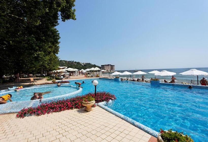 Marina Hotel, Sunny Day