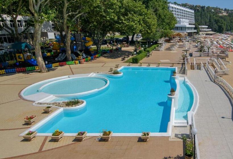 Marina Hotel, Sunny Day