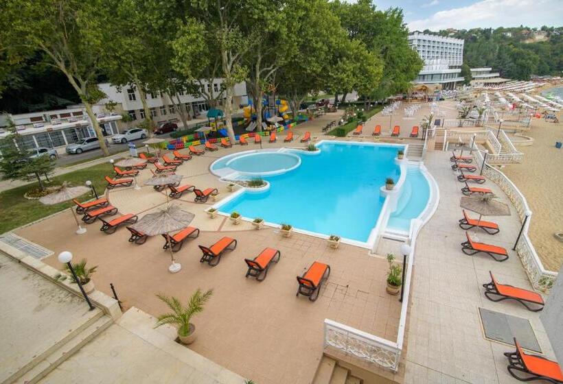 Marina Hotel, Sunny Day