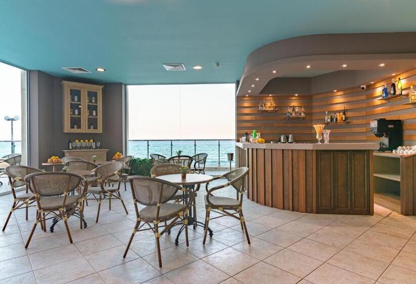 Marina Hotel, Sunny Day