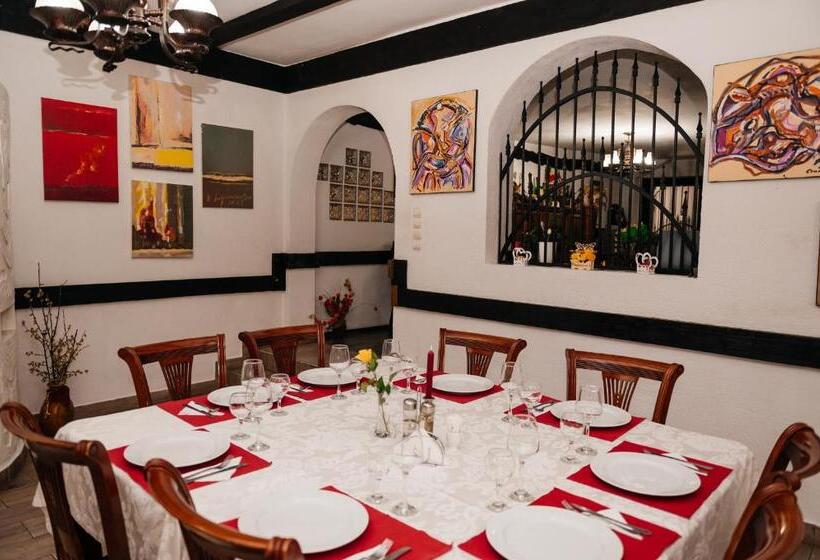 Пансион Casa Octavian