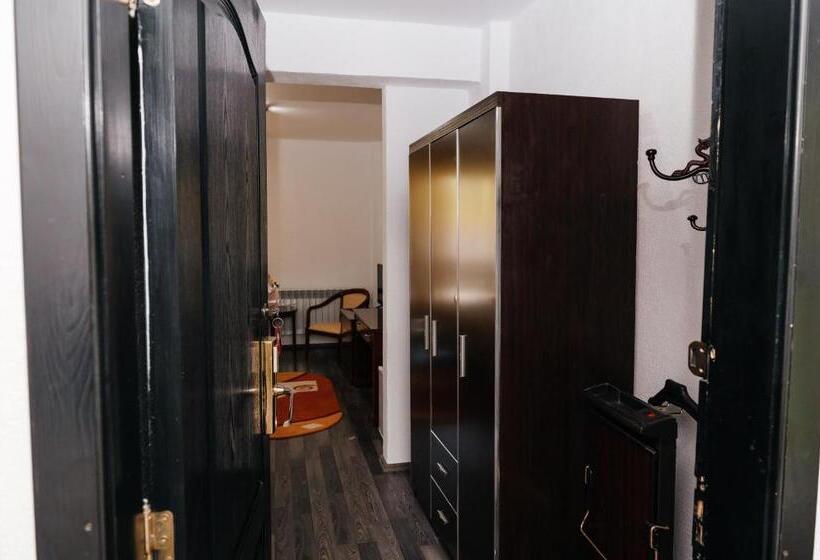 پانسیون Casa Octavian