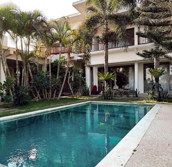 פנסיון Hi5 Kuta