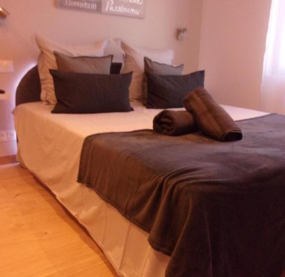 بنسيون Le Bourget   Envolée Romantique