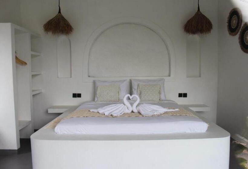 بنسيون Puja Uluwatu Village