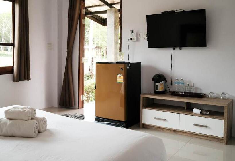 پانسیون The Lodge At Koh Kood
