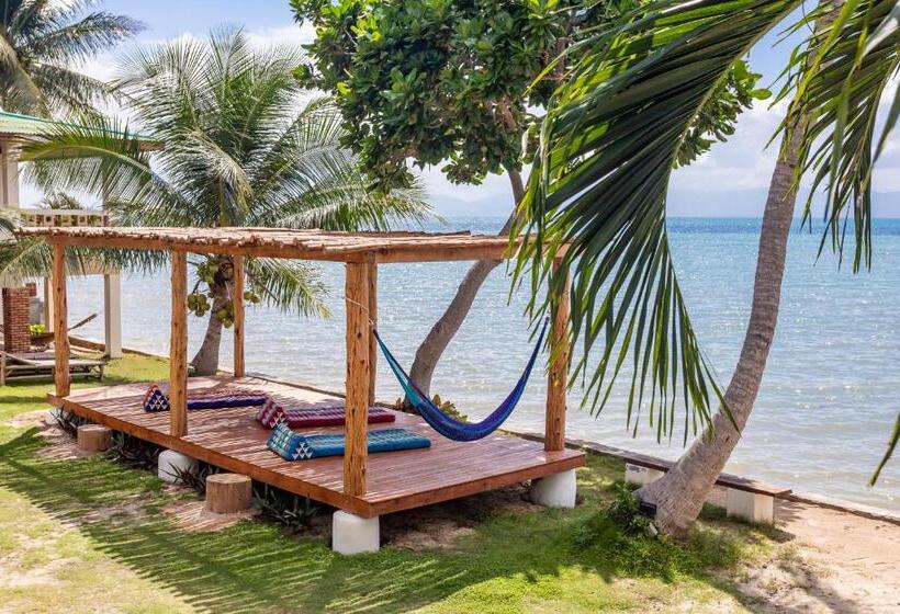 Пансион Three Rare & Private Front Beach Villas