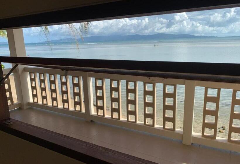 Пансион Three Rare & Private Front Beach Villas