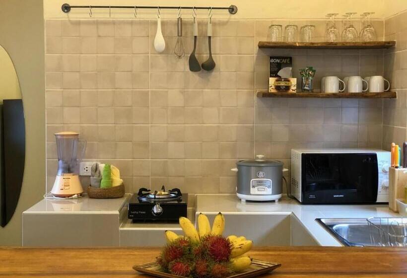 Пансион Three Rare & Private Front Beach Villas