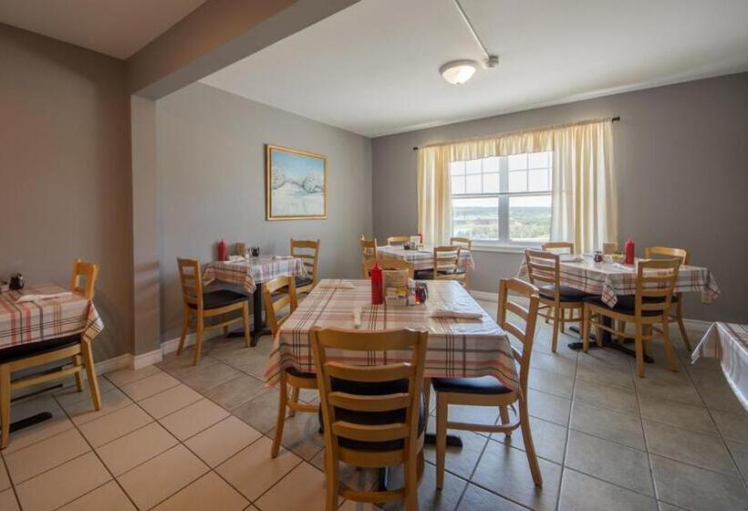 فندق صغير Auberge Doucet Inn