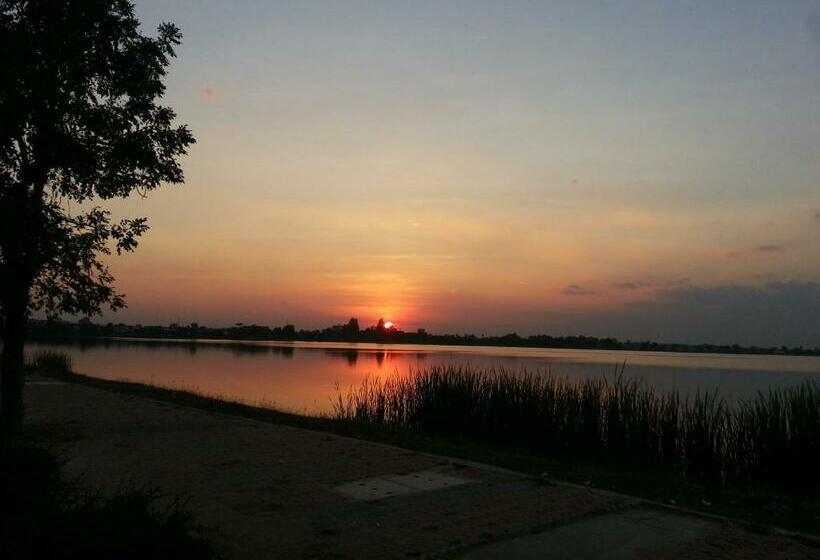 هاستل Chaisiri Park View