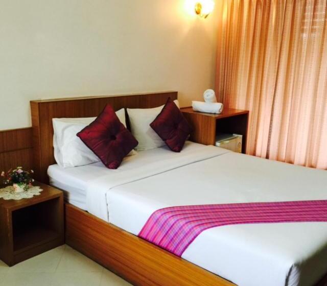 Общежитие Chaisiri Park View