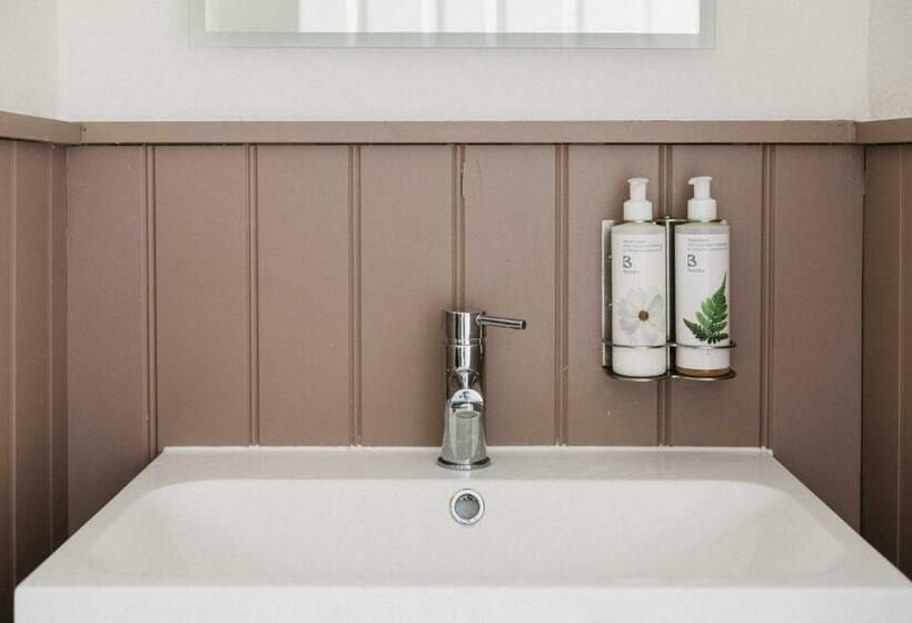 旅馆 Crown & Horns