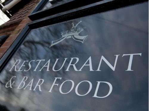 旅馆 Crown & Horns