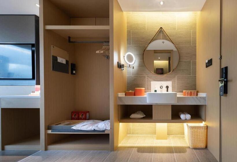 Atour Hotel Zhuhai Gongbei Fuhuali