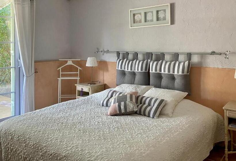 مبيت وإفطار Domaine Au Coeur Des Alpilles