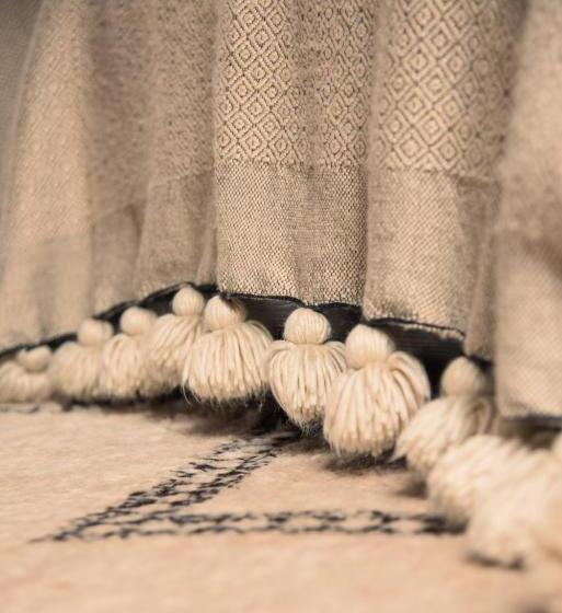 تختخواب و صبحانه Jnane Allia