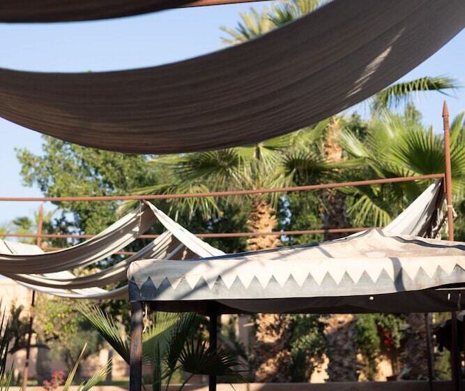 تختخواب و صبحانه Jnane Allia