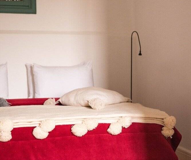 تختخواب و صبحانه Jnane Allia