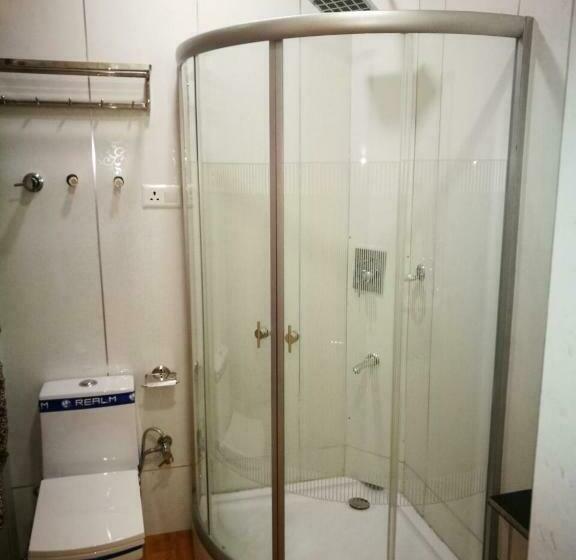 住宿加早餐 Umbrella Group Of House Boat