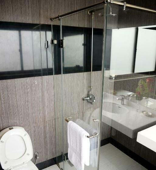 هتل Avari Xpress Gulberg