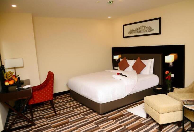 هتل Avari Xpress Gulberg