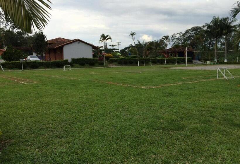 호텔 Campestre Los Tucanes